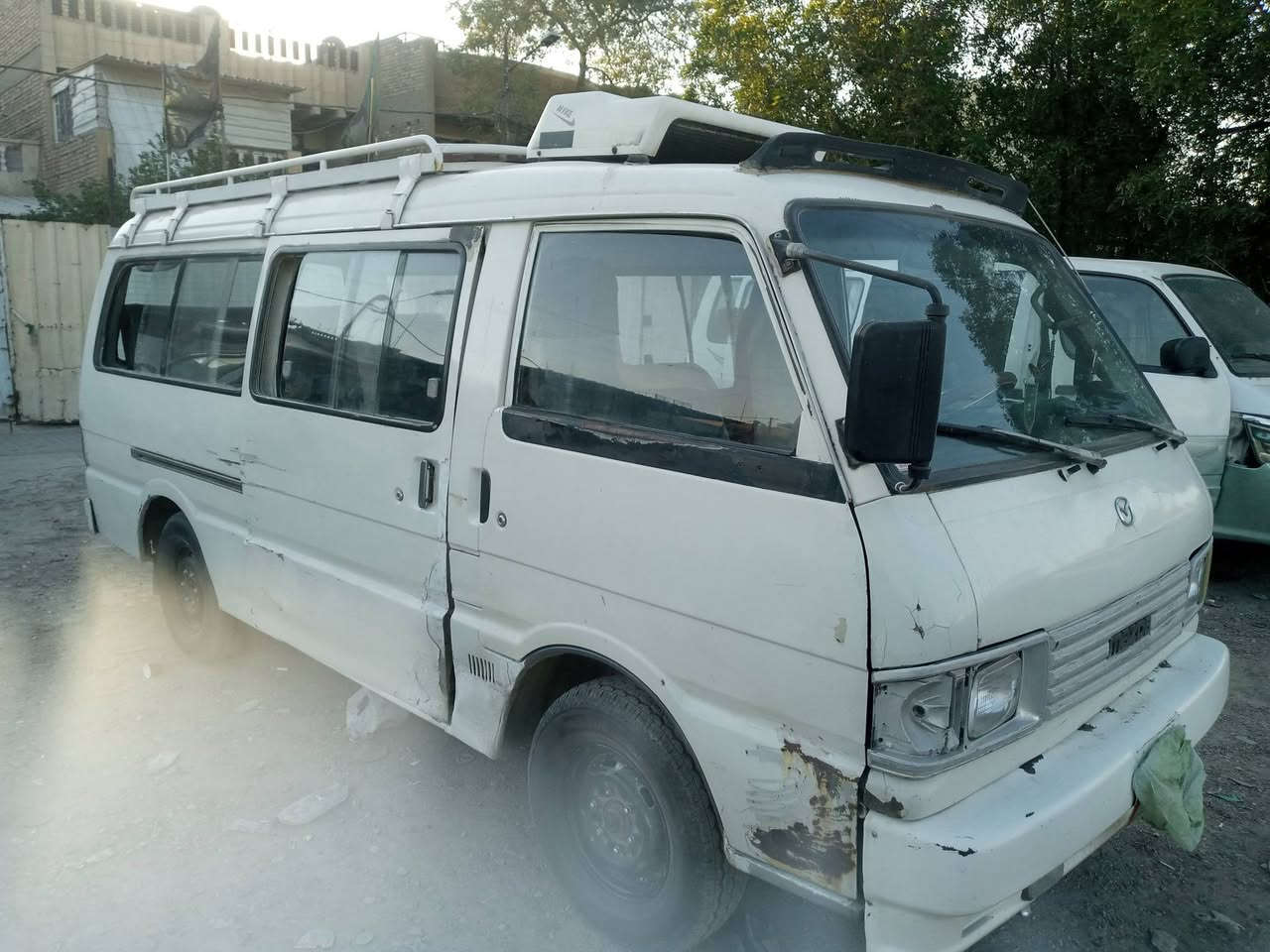 مازدا للبيع موديل ٩٦ مكينه ونجي ديلكو كير اوتوماتيك رقم بغداد الماني السعر ٣٥ مع مجال بسيط هاتف ***********
