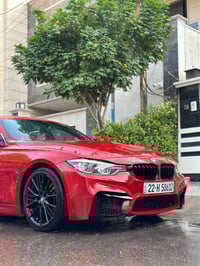 Bmw 330 2017  كت M3 حادثه موضح البنيد محدث m3 وجاملغ صبغ يعني قطعه صبغ...