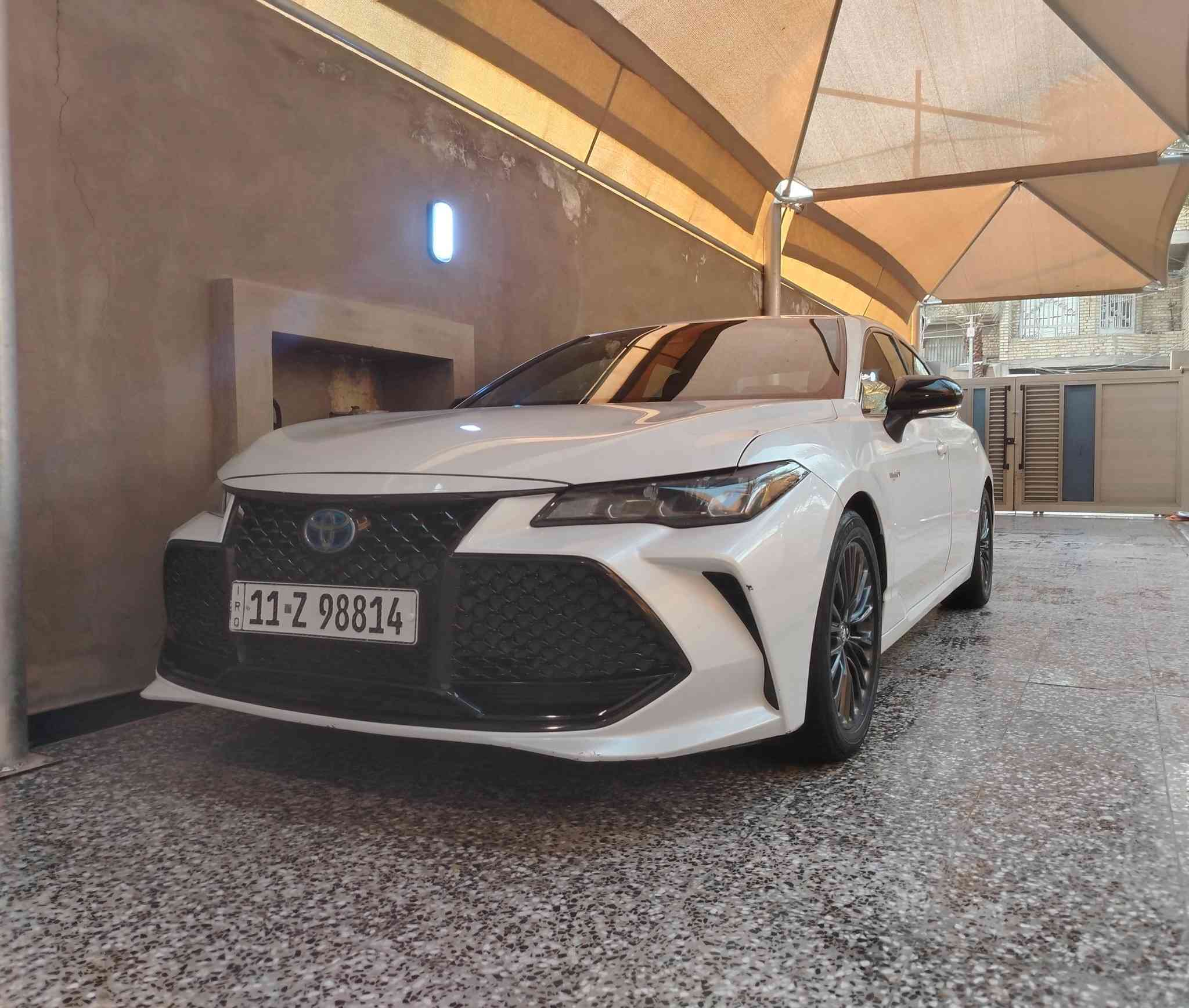 السلام عليكم تيوتا افلون 2020 أمريكي xse فول  هايبرد حادث جاملغ خلفي صبغ وصندوك بدون دواخل ماشيه 59 الف كم السياره جديده كلشي بيها وظع شركه مكفوله من الضرر عدا مال أمريكا السعر المطلوب 240مكان السياره بغداد للاستفسار ***********
