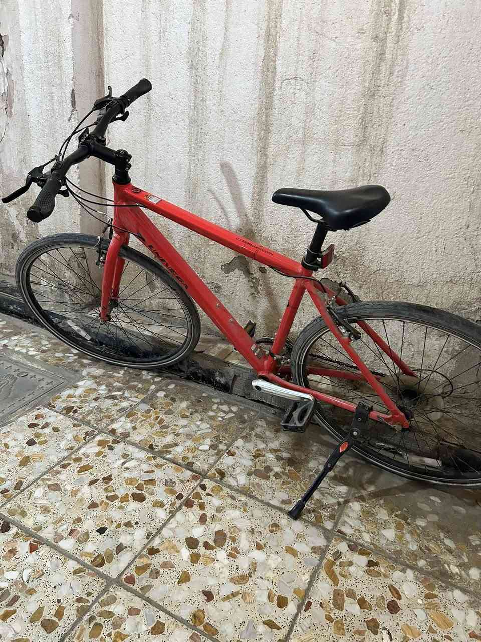 باسيكل يونڤيگا امريكي c700
استعمال قليل كير وبريك امامي وخلفي شغال 
مبدل بايدر گير 2 بدل 3 يعني ما يأثر عليك بالمشي
السعر 175 الف وبيها مجال للشراي


**إذا كنت صاحب هذا الإعلان وتريد حذفه لأي سبب، رجاءا أرسل رسالة إلى الدعم الفني**