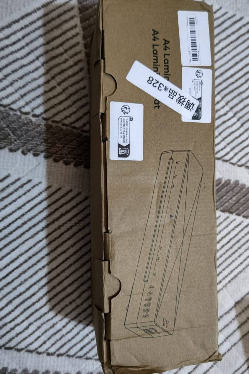 جهاز تغليف حراري (لامينيتور) مع مجموعة أوراق تغليف.
يمكن استخدامه لتغليف المستندات والصور للحماية والمتانة.
الجهاز باللون الأسود ويدعم مقاسات مختلفة من الأوراق (A4, A5, A6).
يأتي مع عبوة من أكياس التغليف الشفافة.


**إذا كنت صاحب هذا الإعلان وتريد حذفه لأي سبب، رجاءا أرسل رسالة إلى الدعم الفني**