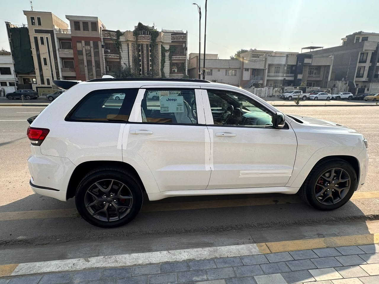 سلام عليكم للبيع جيب اس  ام رادار   S 2020 ( خـليـجـي )
ماشيه 38 ميل 
فول فول مواصفات فورويل بارنوما فتحة 

السياره كفاله عامه من الصبغ او البارد كير مكينه كلها كفاله عامه
عدا كارت تحت بك لايت بسيط و رصعه ب باب سايق ع كد 5سانتيم. تم سحب ب جهاز لا تكحيل ولا كارت

 ( وكاله هارلم) ام الرادار

مكينة  3600 6 سلندر  

 سقف بانوراما 

 كشنات جلد اسود و احمر+ كهرباء + تدفئه + خزن ٣ وضعيات 

 نظام النقطة العمياء 

 ويل حجم 20 بلادي سبورت 

 نضام خاص للطرق الوعرة 

تشغيل عن بعد 

مري كهرباء 

 مرايا متحسسة للضوه العالي 

 بخاخات لتنضيف اللايتات الامامي

 نظام تشغيل واطفاء المحرك اوتماتيكي للتوفير وعدم صرف الوقود عند الايقاف (AUTO START SYSTEM)

 

وضعيات قيادة التحكم بيهم عن طريق الماوس 

لايت زنون امامي ولد خلفي 

 تخم تاير جديد

اوتو بارك

 ستيرن كهرباء + تدفئه ستيرن 

 ريموت كنترول عدد 2 

 حساسات خلفية امامية

مكان السياره بغداد 

للاستفسار :***********
