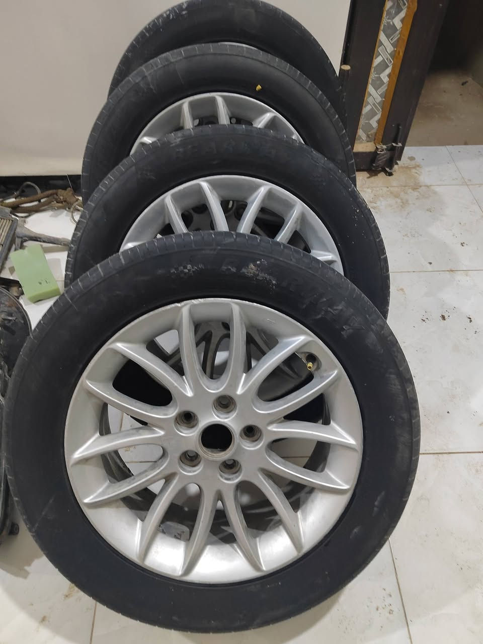 للبيع  ويل كب  حجم  17  ازيرا موديل 15 تايرات  جديدة   مراوس  يرهم  
مكان الديوانية
اتصال ***********واساب
***********
