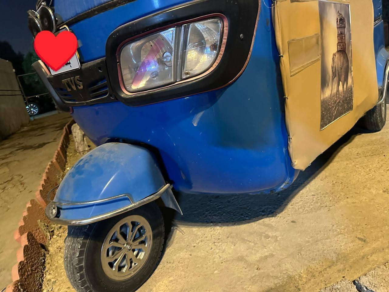 السلام عليكم
تكتك tvs للبيع مديل 2021 مرقمه بغداد  باسمي 
تكتك نضيفه وما متعوبه 

صالها 3اشهر بالبيت لا طالعه ولا طابه 

بيها ضربه زغيرة وره باب فقط ومرجعها

تكتك نضيفه من مكرك وكشر اني ما غاسلها بترابها 

رايدها 6300 وبيها مجال بسيط 

مكاني بغداد الشعب

وهذا رقمي ***********
