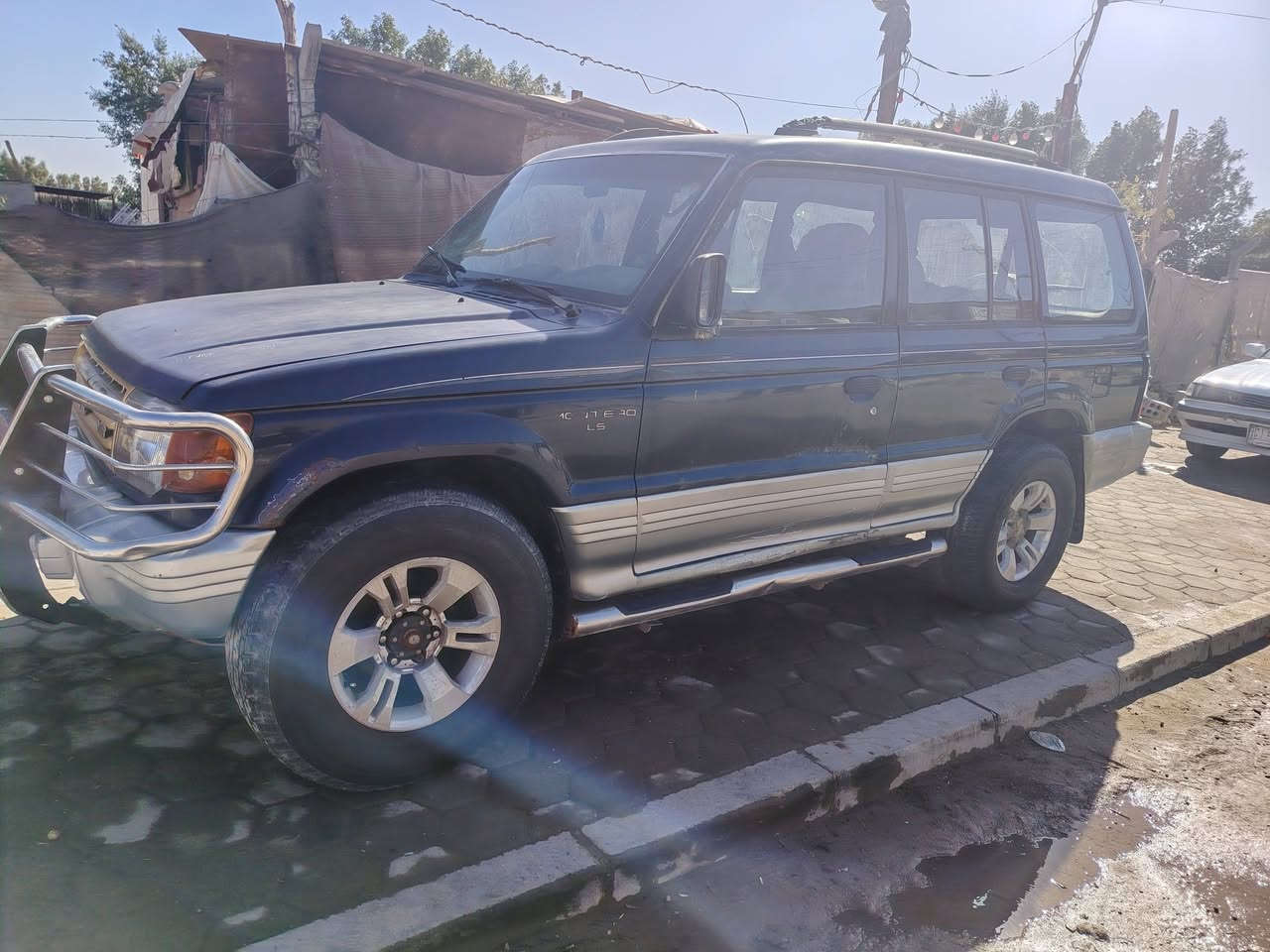 السلام عليكم ورحمة الله وبركاتة مسيبوشي باجيرو مديل 97 رقم نينوئ فحص مؤقت مكينه وكير تضاف حداديه نضيفه عايزه فقط دبلات خلفيه كهربائية كله شغاله كير اوتماتيك دفع رباعي تايرات نضاف دواخل حلوه كلش العنوان نجف السعر 28 وبيها مجال الشراي يجي خاص أو يتصل ***********
