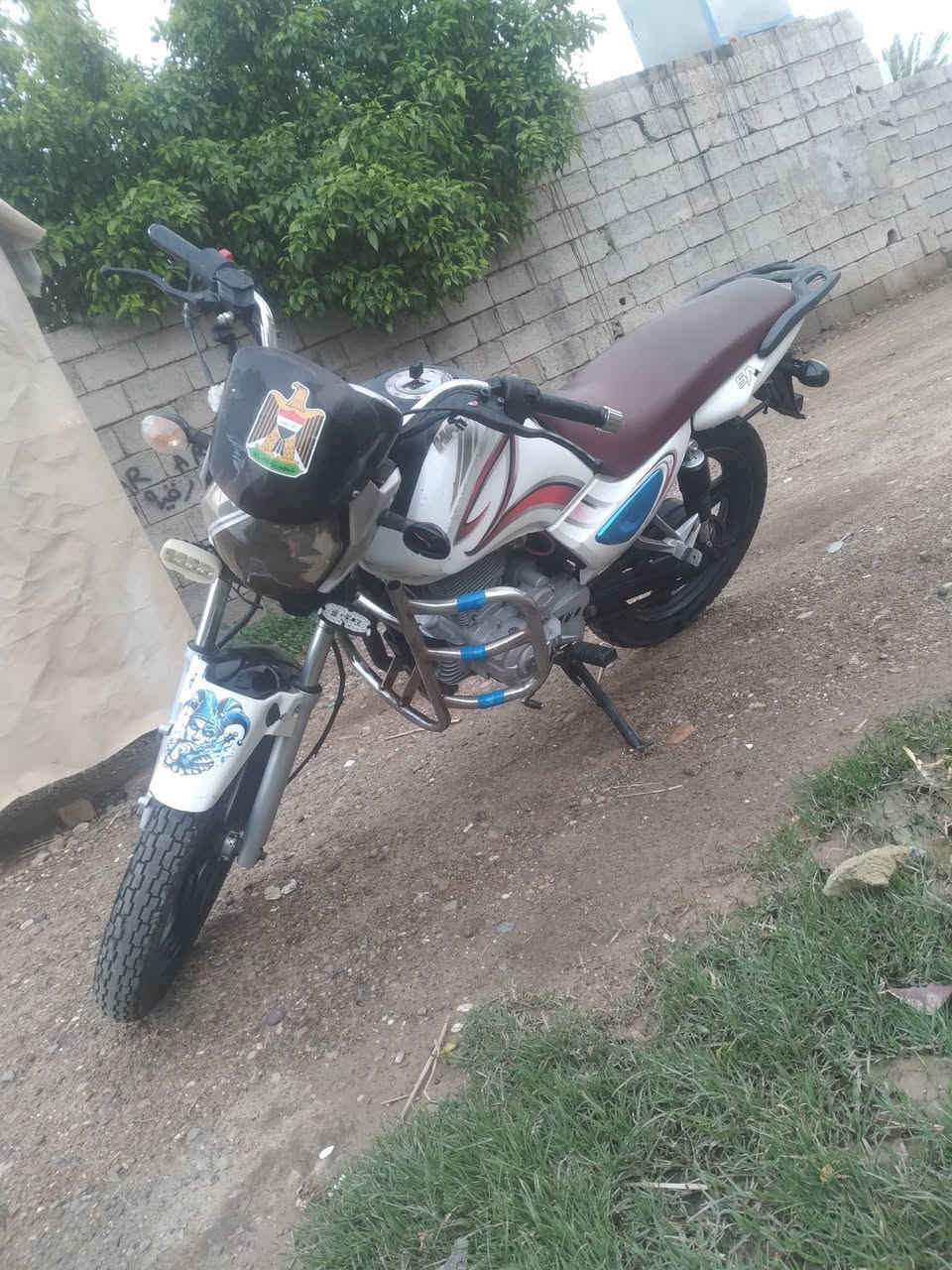 السلام عليكم سانكي للبيع موديل 19 كهربائيات شغاله دراجه نظيفه حيل مكينه لا تنقيص لا تبخير ماكينه ما مفتوحه دراجه نظيفه حيل السعر 650 وبيها مجال للطيبين***********
