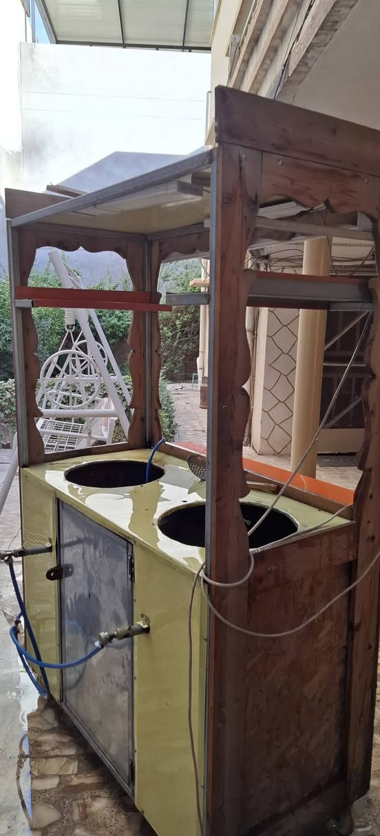 بسطيه لبلبي وباكله البسطيه مستخدمه شهر واحد جداً نضيفه مكاني الحارثيه السعر ٢٠٠ وبيهة مجال للشراي رقم الهاتف ***********
