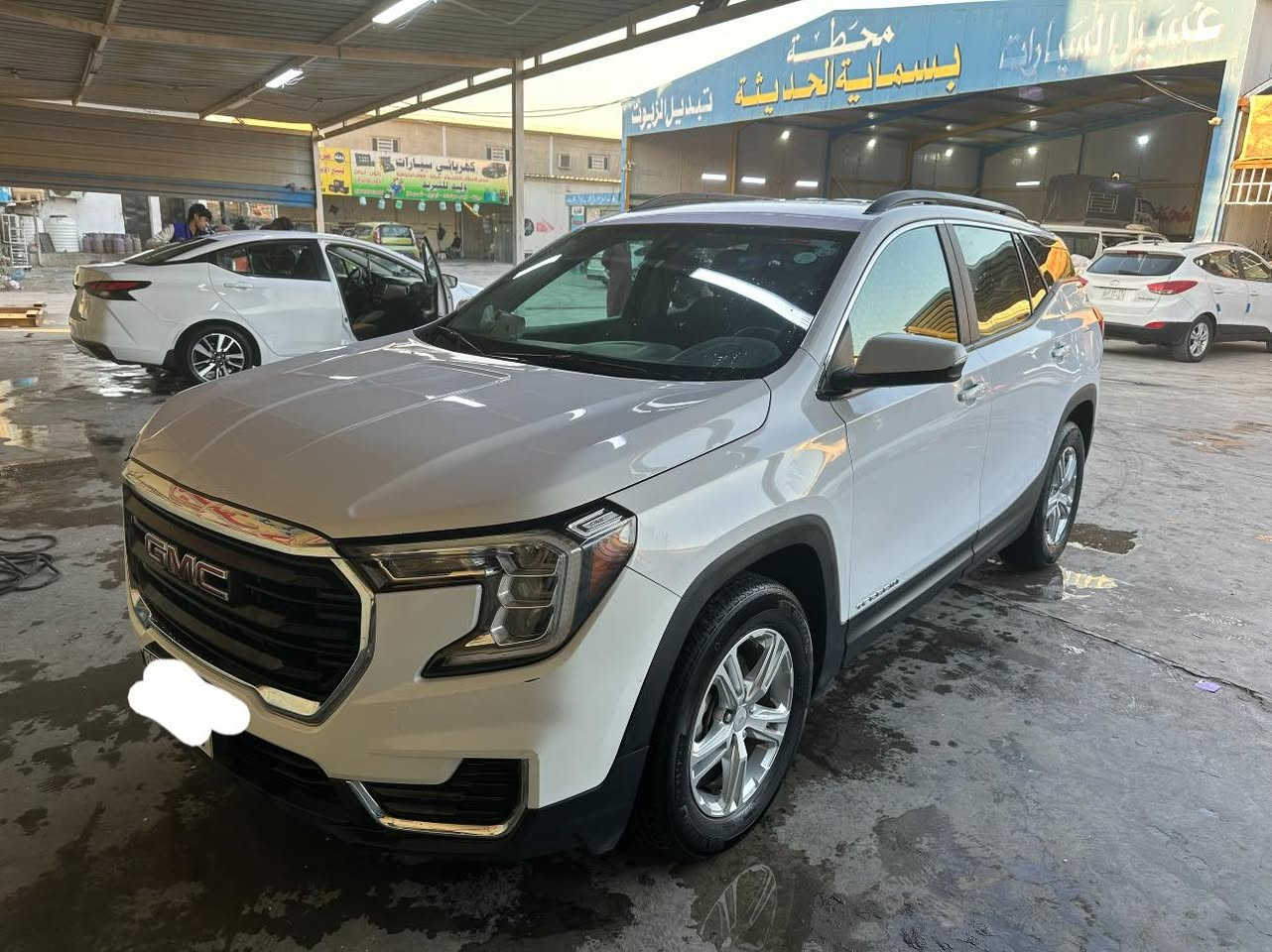 بسم الله ما شاء الله توكلنا على بركة الله
______________________________________
#اعلان_بيع_سيارة

🔷السيارة : جي ام سي تيران SLE
🔷سنة الصنع 2022
🔷اللوحة : اربيل
🔶السعر : 180 ورقة
🔷الضرر : تبديل وصبغ قبق الجنطة فقط. (صور الضرر مرفقة بالاعلان)
🔷ضرر الايرباك : بدون ضرر.
🔷رقم الشاصي : 3GKALMEV2NL116922
______________________________________
🔷المواصفات:
🔹حجم المحرك 4 سلندر 1.5L توربو 
🔹عداد المسافة 67 الف ميل 
🔹رادار امامي
🔹تنبيه الخروج عن المسار
🔹كرسي السائق كهرباء
🔹تدفئة الكراسي الامامية
🔹ويل كب حجم 17 انج مع اطارات بحالة جيدة
🔹لايتات LED بالكامل
🔹شاشه تحكم بالايعازات
🔹تحكم ستيرن جهتين
🔹بصمة ابواب وتشغيل وتشغيل عن بعد
🔹مع باقي المواصفات الاعتيادية
————————————————————————
☎️ التواصل واتساب *********** 
📍بغداد - مدينة بسماية
#GMC #TERRAIN #تيران
