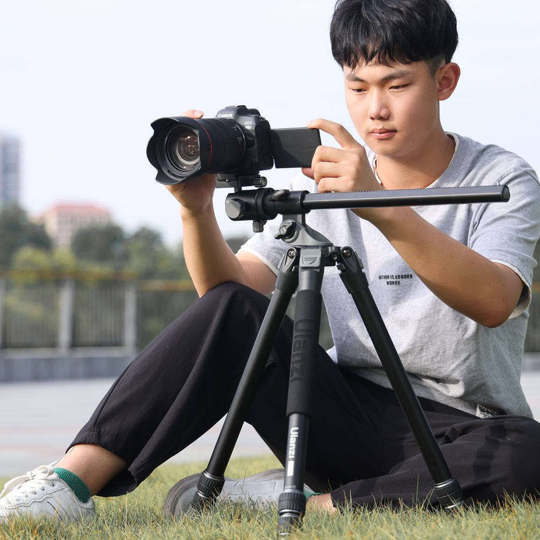 Ulanzi MT-59 Multifunction Camera Monopod Tripod ..


**إذا كنت صاحب هذا الإعلان وتريد حذفه لأي سبب، رجاءا أرسل رسالة إلى الدعم الفني**