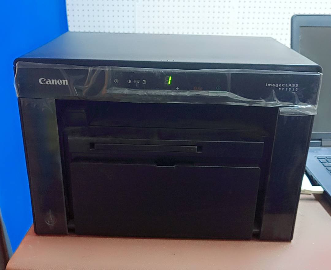 السلام عليكم طابعة Ganon 3010 استعمال   بند ورق واحد يعني جديدة مكان بغداد باب المعضم ***********وياها كادرج جديد ممفتوح السعر 200قفل
