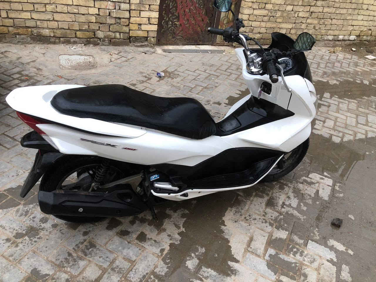 سلام عليكم
بيسي اكس البيع فقط 
مكينه ١٥٠
 حساس تدفئ 
حساس زدحام حساس ستان 
دراجه حلوه ونضيفه تجي جيب وياك فيتر وتشلع عيوني 
مدينة الصدر
رقم/‭٠٧٧٨ ٣٥٠ ٦٨٨٠‬
سعر/واحد ٧٠٠
