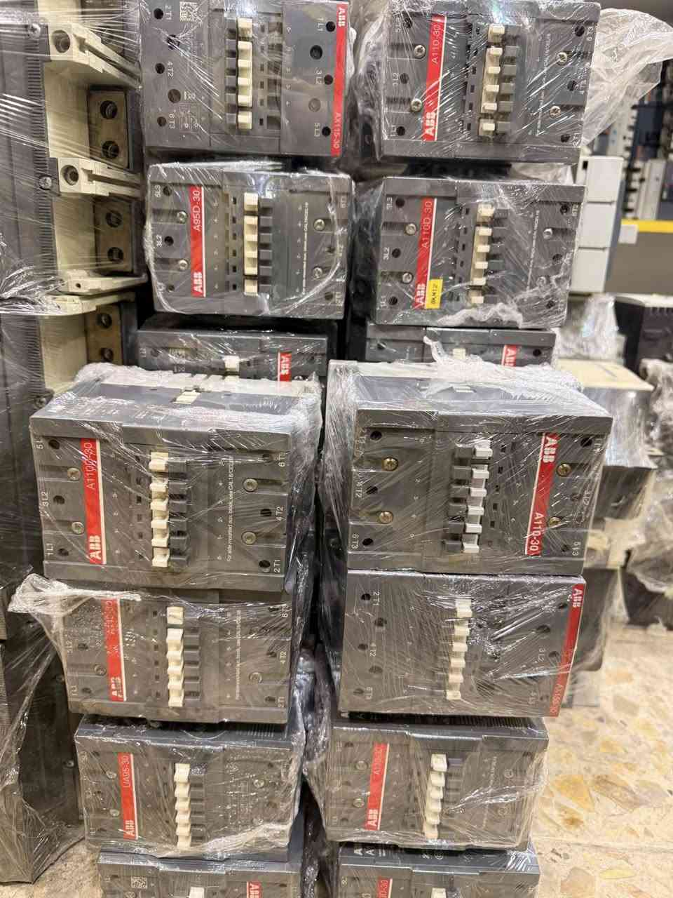 السلام عليكم يتوفر كونتكتر ABB  اصلي باله 145A/160 A  أتواصل ع رقم واتساب ‭٠٧٧٧ ٠٣٥ ٢٢٨٩‬
