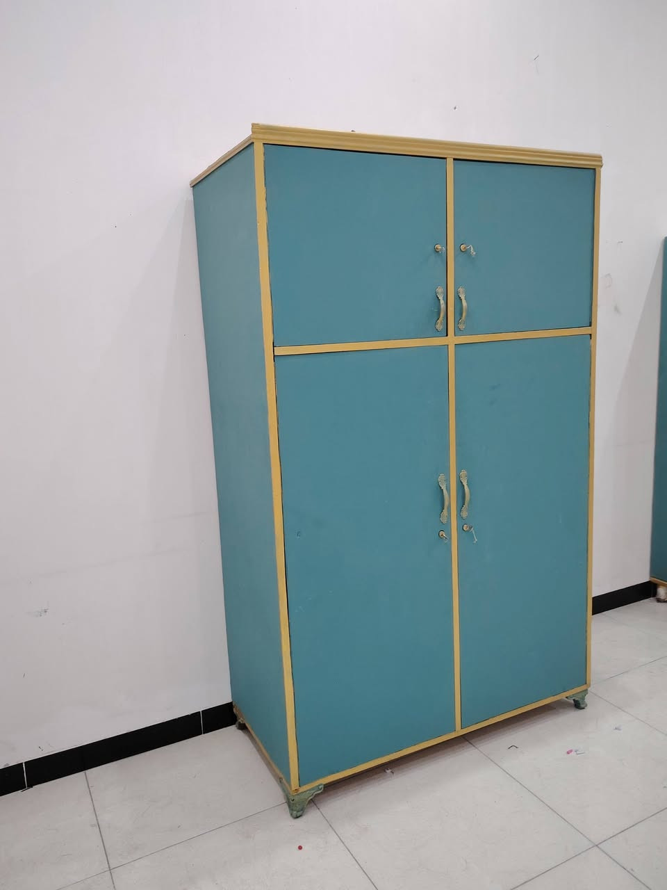 كنتور بابين للبيع السعر 90  العنوان بغداد حي العامل ***********
