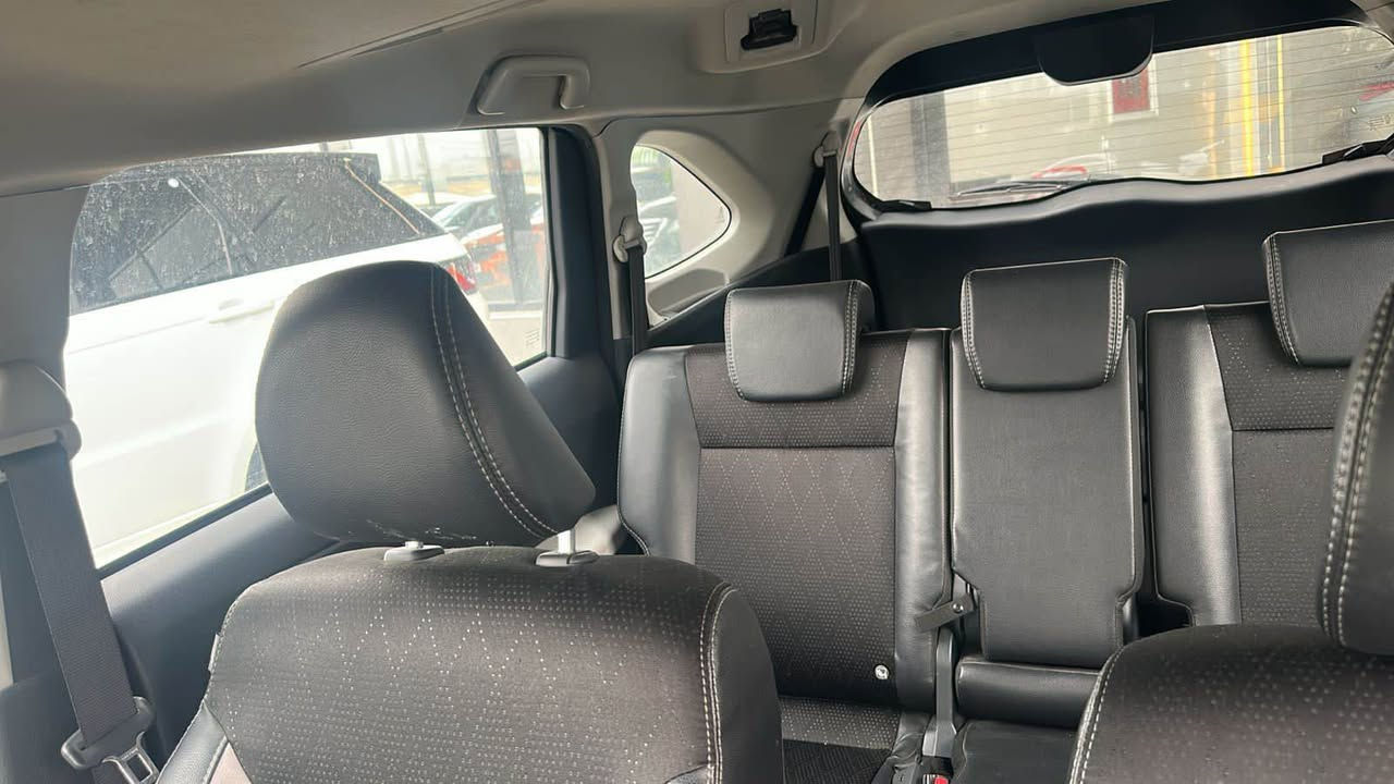 تويوتا فيلوز 2023 للبيع  7 راكب 
سعة المحرك 1600   4 سلندر اقتصادي
الممشه 9000 كم
السياره جديده معنه الكلمه بيها طخطخات بسيطه ومصبوغات   رقم اربيل تريد تحويل تريد وكاله 
السعر 155 وبيها مجال وبالعافيه علياخذها

***********
*********** بغداد, العراق
