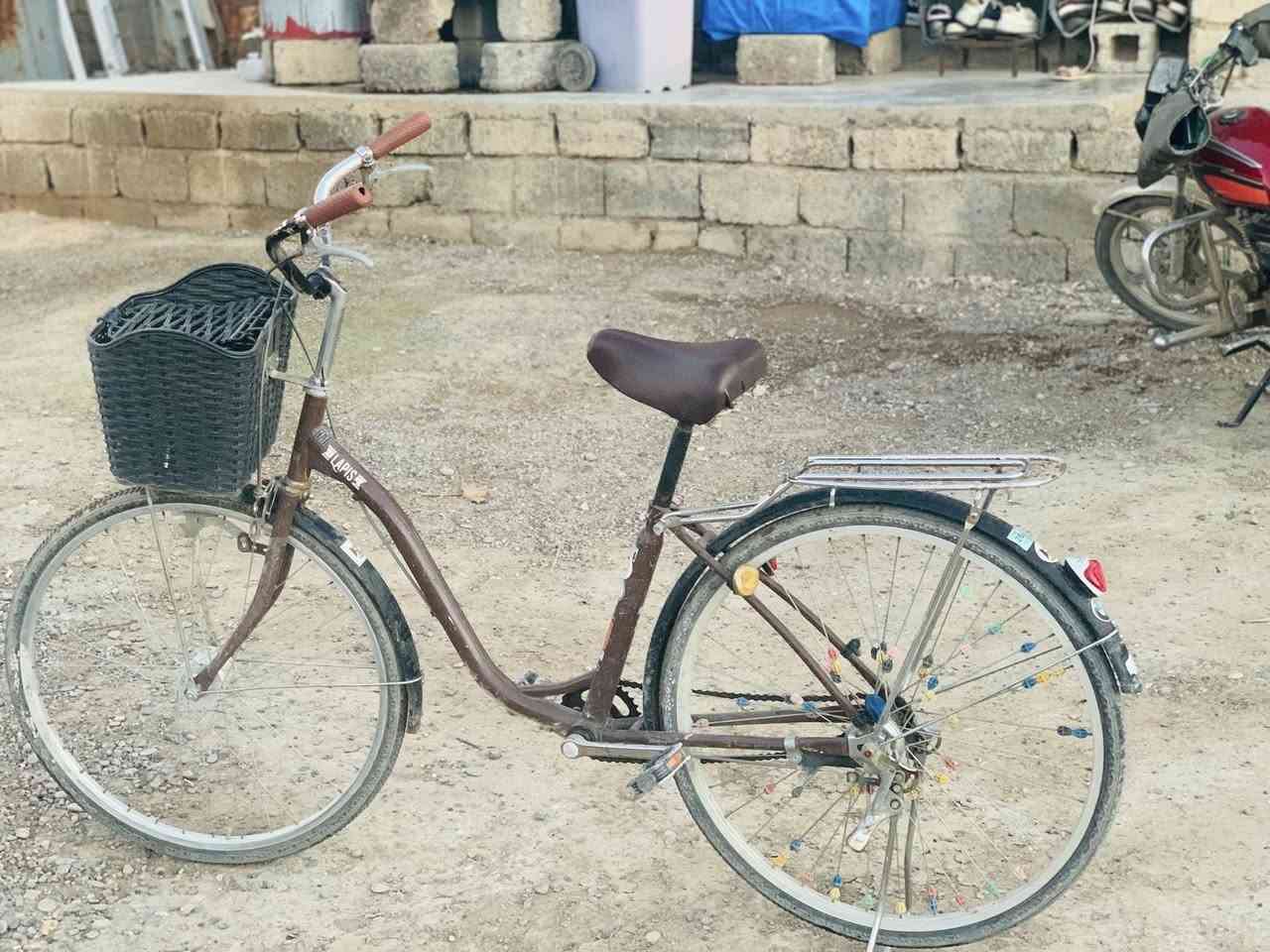 السلام عليكم بايسكل للبيع  السعر ٧٥ وبي مجال الاستفسار على الرقم ***********
