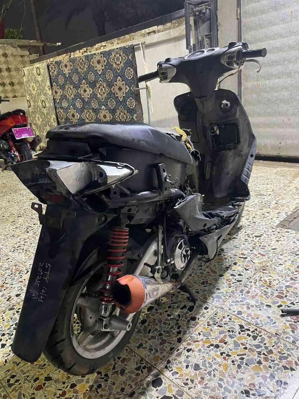 سكنس نثيه للبيع كوم حديد خلل بل ضفيره
***********
