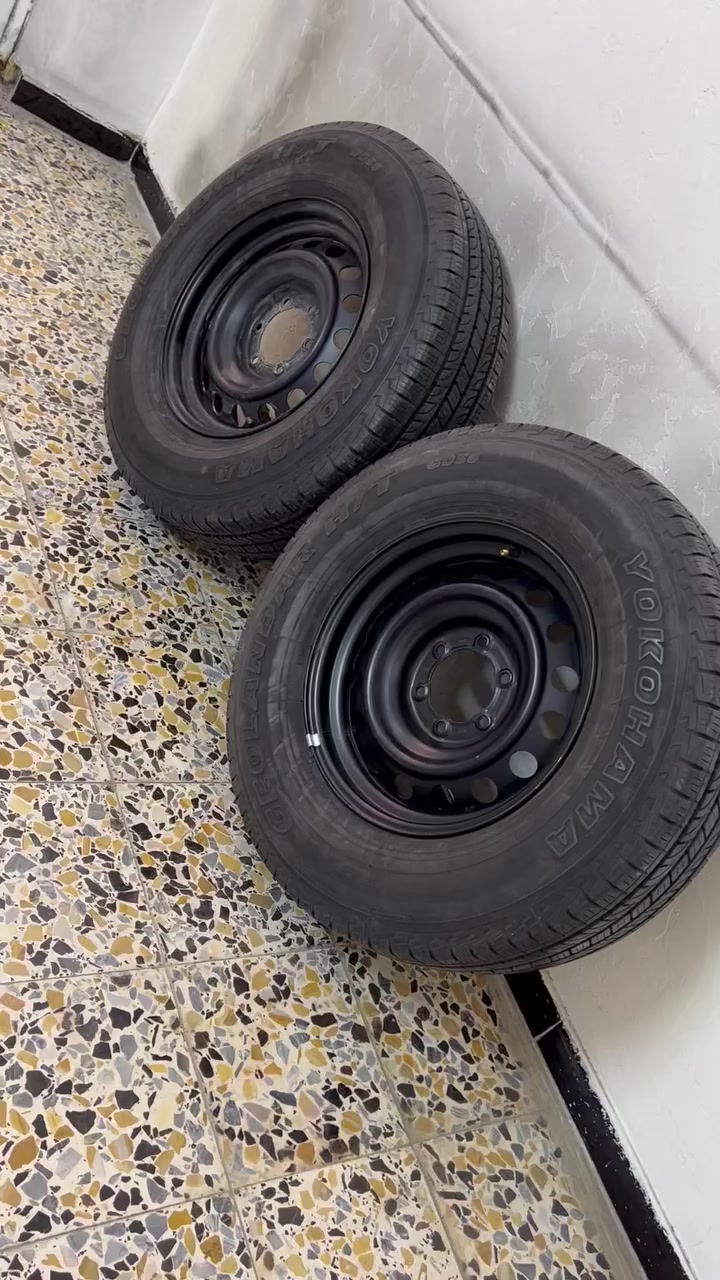 السلام عليكم توفر ويل  سبير وإطارات فور رنر ماركة يوكاهاما انتاج 23 حجم265/70/17 سعر السبير الواحدكامل 150 الف للتواصل*********** او واتساب مكاني بغداد يوجد توصيل إلى جميع المحافظات
