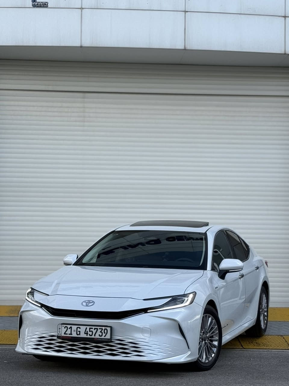 Toyota Camry Hybrid 2024 كلين تايتل
تويوتا كامري 2024 هايبرد شكل 2025
السيارة ماشية 16 الف فقط يعني زيرو
السيارة بدون تعديل وصبغ وطخات يعني زيرو
المواصفات
سعة المحرك 2.0L هجين
حساسات أمامية 
 حساسات خلفية
لايت زينون + LED
شاشة كبيرة
كشنات جلد
كشنات كهربات
تحديد سرعة cruise control
4 مودات قيادة
مود EV
تبريد مركزي
اوتو هولد
هاند بريك كهربائي
للتواصل:
*********** اتصال فقط
*********** واتساب او فايبر فقط
مكاني السليمانية ورقمها سليمانية
