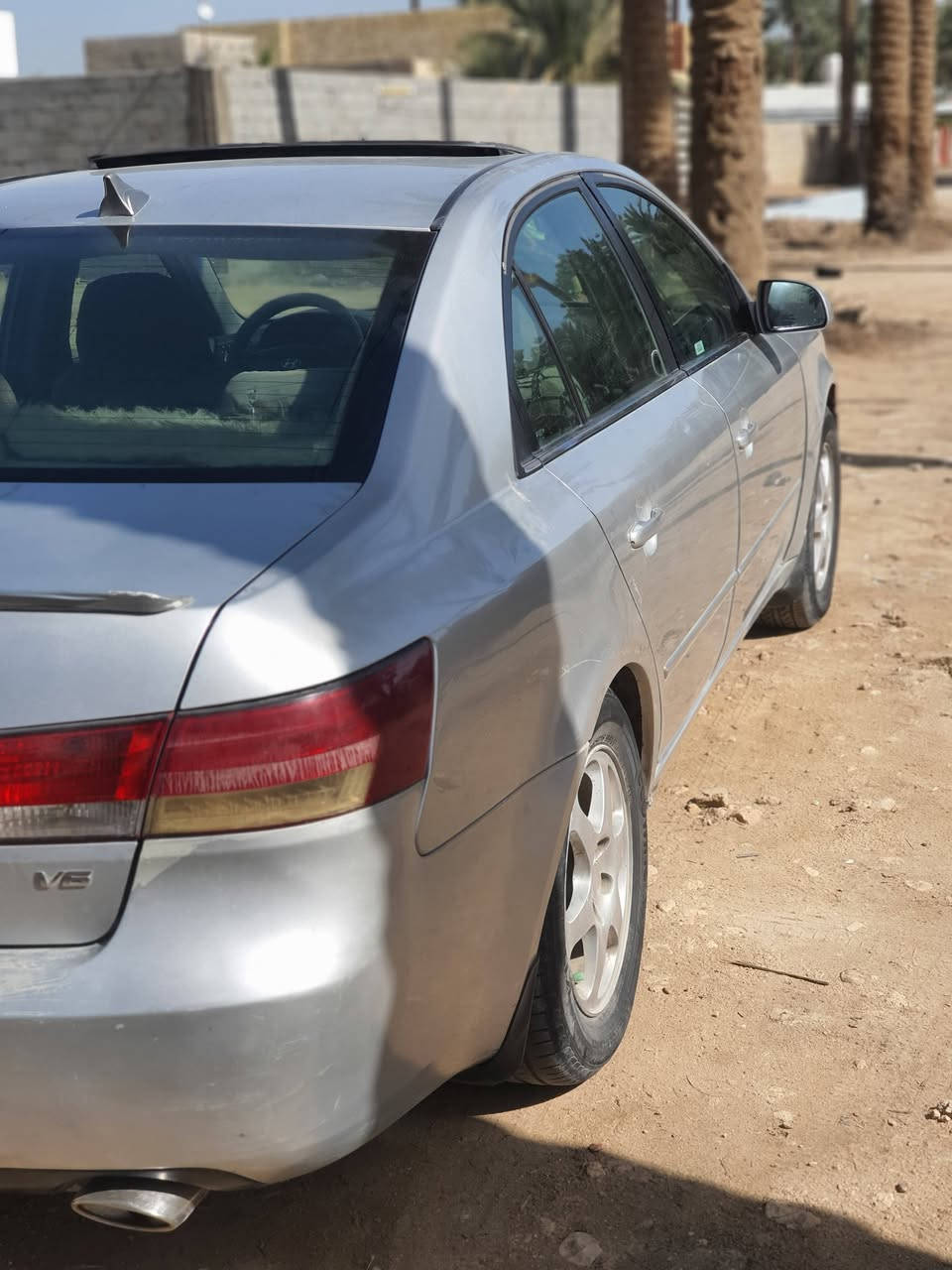 للبيع سوناتا موديل ٢٠٠٦ سياره حلوه ما ناقصه شي 
مير مكينه كفاله  

سته سلندر 3300
حداديه 
تخم تاير باتري جديد  
بيه صبغ ٤ قطع  

سياره بسمي رقم دولي 
السعر 90 وبيه مجال 
 
عنوان حله 
الاستفسار ع رقم ***********
