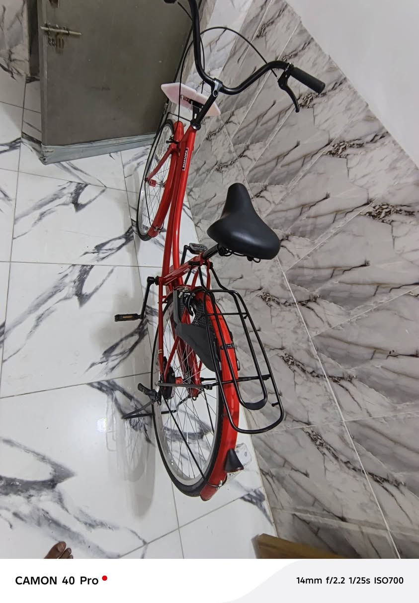 متاح بايسكل 
لون أحمر 

شركه سانتوس

موديل 21

نضافه 100/90

السعر خاص 

الرقم ***********
