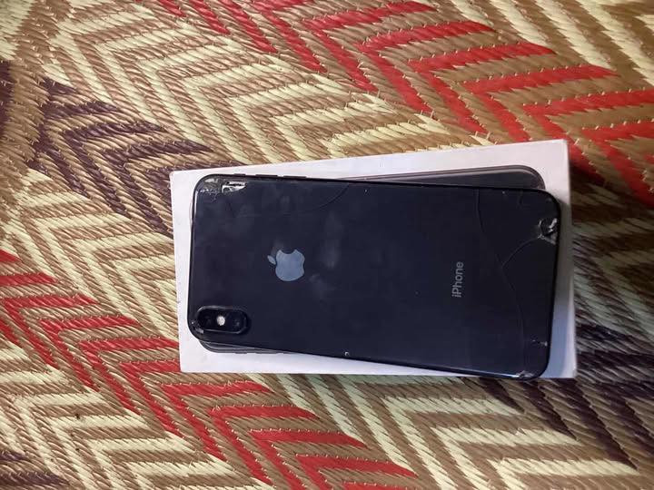 اكس ماكس ذاكره 256 لسعر 290 بي هاي طكات بضهر تليفون علا بطاريته لصليه مامفتوح فيس ايدي واكف هاي لبي فقط تصال ***********
