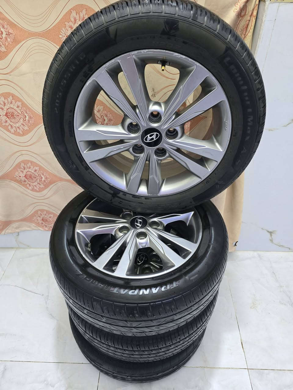 للبيع وياله النتره 18/17 اصلي الحجم 205/55/16 ناصريه مركز مبايل ***********
