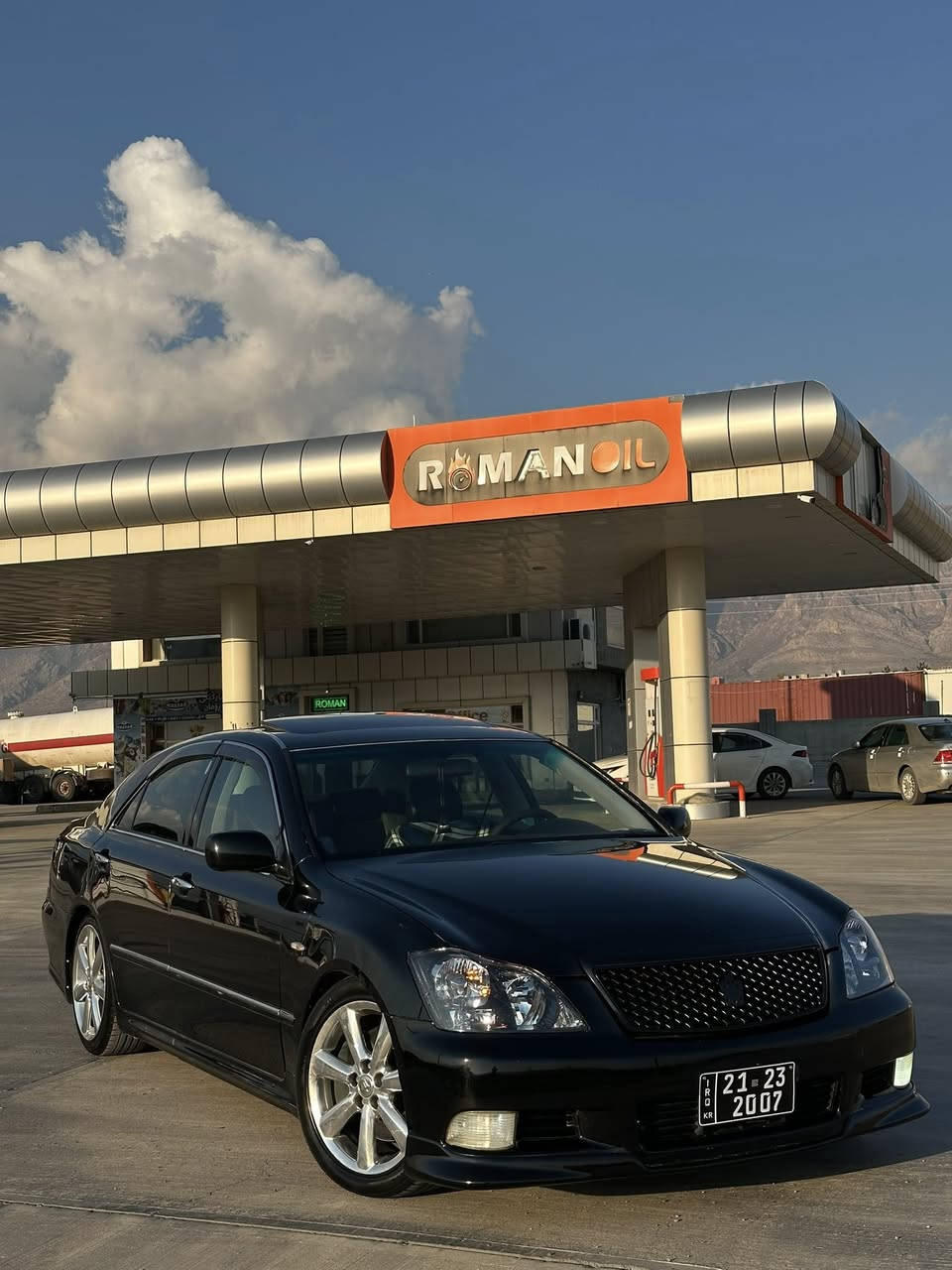 184 موس موس
۳دوگمەی فول فول
جلد 
هیتەر
سلایت
دینگەی ستیلی بیلاد
ئاوێنە لێگزز لەگەڵ بەگدانان ئەخەوێ
ئاوێنە شەفت و هیتەر
داژبوڵی ڕەقەم یەک جوانە
سەقفی وەک شوشەیە
ڕۆنی گێرو مەکینە گۆڕدراوە
کۆدیشی بۆ کراوە
گێڕ و مەکینەو تەقەو ڕەقە بەشەرتی ۱٠ فیتەر
شوێن پیرەمەگرون
ژم ***********
75وەرەقە مەجالێکی زۆر  کەم
