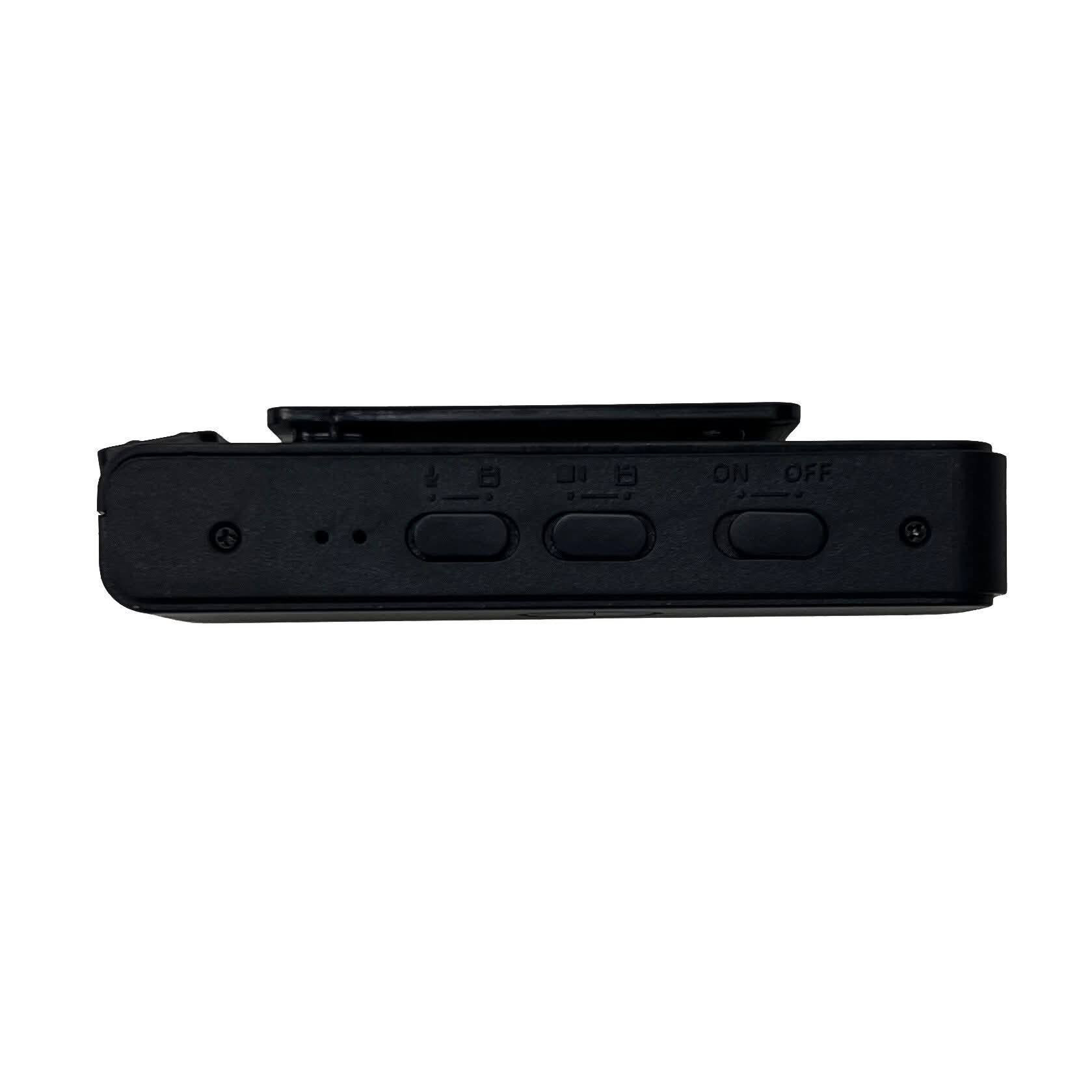 كاميرا فيديو صغيرة محمولة وعالية الدقة (HD Video Camera) و الكاميرا المخفية..

مميزات الكاميرا الأساسية:

دقة التصوير: توفر تصويراً بجودة عالية 1080P (Full HD).

التصميم: حجم صغير جداً يسهل حملها أو إخفاؤها، وتأتي مع مشبك (Clip) لتثبيتها في الملابس أو الجيب، بالإضافة إلى إمكانية وجود مغناطيس خلفي للالتصاق بالأسطح المعدنية.

الاتصال: تدعم تقنية Wi-Fi للاتصال بالهواتف الذكية لمراقبة التسجيل مباشرة.

الرؤية الليلية: مزودة بأشعة تحت حمراء (Infrared) للرؤية والتصوير في الظلام.

التخزين: تحتوي على منفذ لكارت ذاكرة (Memory Card) لتخزين الفيديوهات.

البطارية: بطارية قابلة


**إذا كنت صاحب هذا الإعلان وتريد حذفه لأي سبب، رجاءا أرسل رسالة إلى الدعم الفني**