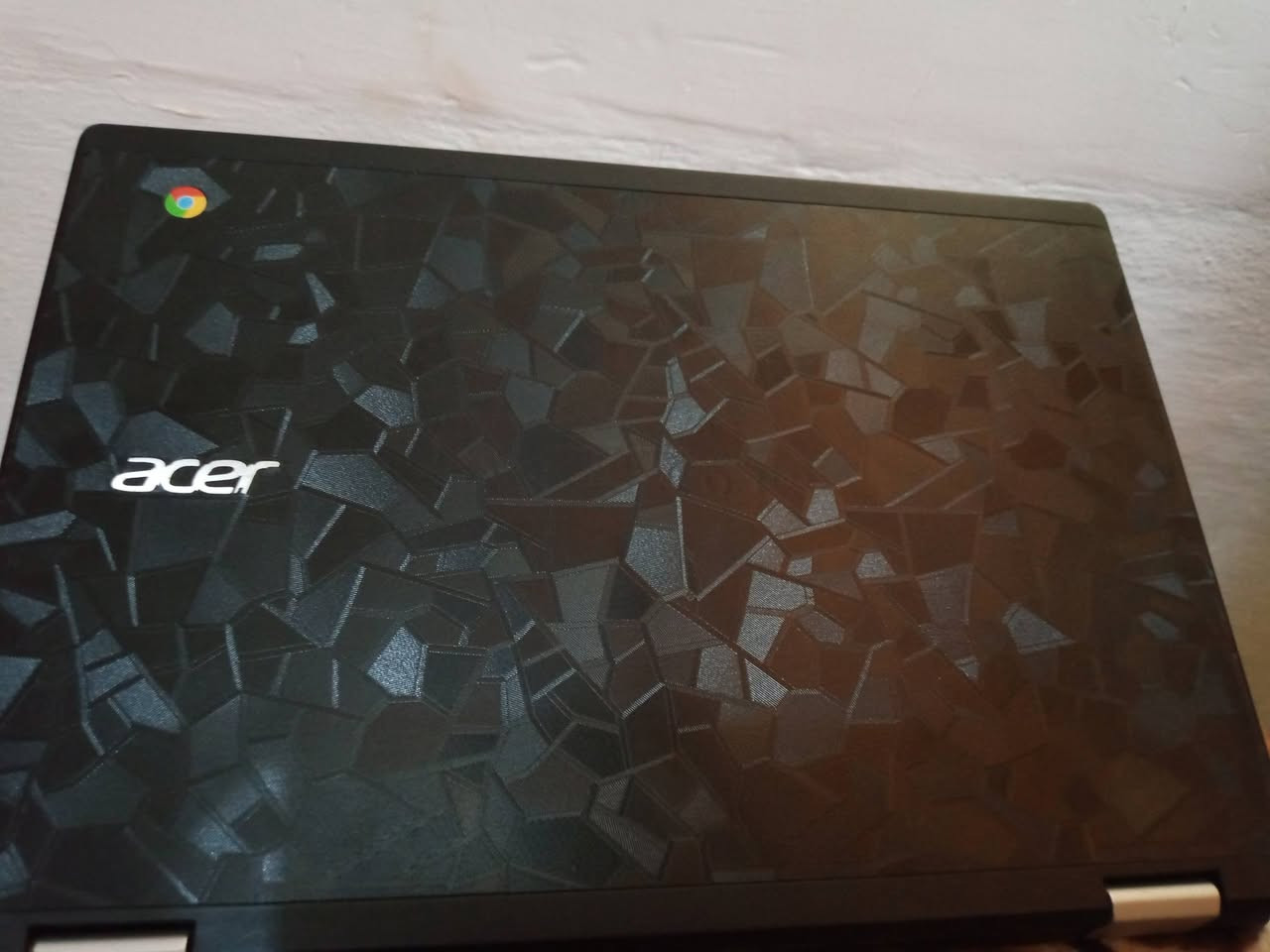 لابتوب ايسر نظام Chromebook  قلاب شاشة لمس
 
حجم الشاشة :- 12 انج 60 اطار بالثانية 
المعالج :- انتل سيليرون من الجيل السادس 
الرام :- 4gb 
الهارد :- 32 gb 
منافذ الجهاز 
Hdmi للربط ع الشاشة 
Usb لربط ع الطابعة وربط ماوس 
Sd card لتكبير الذاكرة او عرض ملفات 

مع ماوس وشاحن وحقيبة  لابتوب جديد 

مكاني كربلاء باب طويريج 
***********
***********
ماعندي توصيل 
 
سعر 95الف وبي مجال
