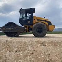 حادیلة فايبرو ماكس jcB2007   للبیع  کلشي ب شرط  محرك و پم  سنویة جديدة...