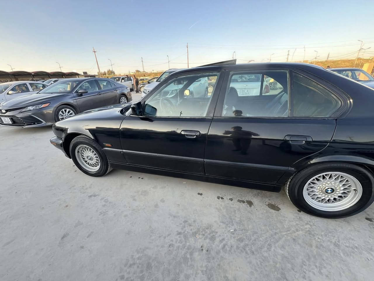 للبيع و مراوس بي ام 525 محرك مسكر عدل كير عادي صدر جديد تايرات جديد كهربائيات كلها شغاله غرفتها مال 95 جلد مديل 89 مكان السياره سامراء للاستفسار ***********
