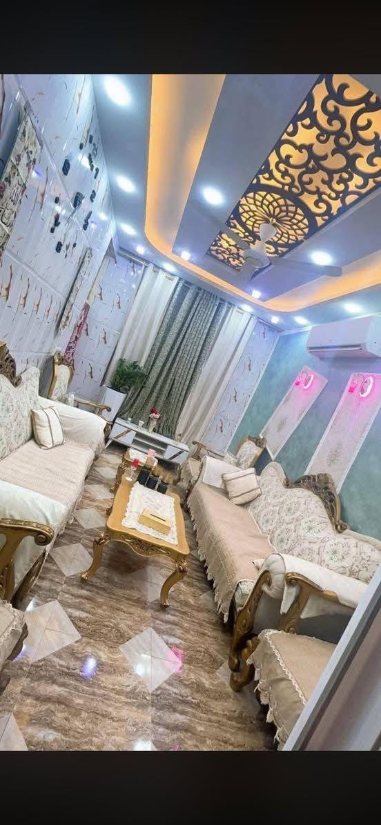 بيت للبيع 100م طابق واحد(كاع محمد حلوه  نهاية الجاير قرب أسواق فطرس قرب حولي المشاية مال مستشفى الكفيل يبعد عن الحرم كيلو ونص تقريبا مشي نصف ساعة بالسيارة ٥ دقايق منطقة سكنية متكاملة من كلشي تبليط مجاري كلشي متوفر سند ٢٥ قرار محكمة مكاتبة من صاحب الأرض مباشرتا  بناء طابوك جمهوري يتكون الدار من غرفتين نوم وصاله واستقبال ومطبخ وصحيات عدد 2 
سعر الدار 105وقابل للتفاوض *********** واتساب
***********
#كربلاء_مدينة_العشق_والعاشقين#البصره_بغداد_العماره_ناصريه_بابل_ثوره
اخوان فقط بيع لا رهن ولا ايجار...
