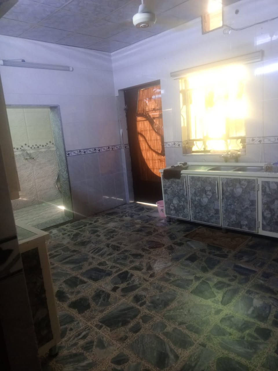 🕋بسم الله الرحمٰن الرحيم🕋

🤝السلام عليكم ورحمه الله وبركاته🤝

🏪يعلن مكتب انمار للعقار🏪

🌐الموقع الانبار/قضاء الفلوجه

📄نوع العقار طابو صرف سند 📄  تحويل 

🏡  للبيع 

🏡العنوان حي الرساله قرب شارع المنجزات وقرب قصابه رائد 

♦️المساحه  ٢٥٠ م بي اضافه واقع حال 

🛣️شارع 10 متر تبليط وخدمات كامله قرب شارع المنجزات 

⁉️يحتوي 

🔵حديقه وكراج
🔵استقبال 
🔵غرف عدد5 ثنين في الطابق الارضي و 3في الطابق 🔵الثاني 
🔵مطبخ
🔵صاله 
🔵حمامات عدد2
🔵 بناء طابوك درجه اولى🧱
🔵سيراميك وكاشي 

💲السعر  135مليون وقابل للتفاوض مع صاحب البيت 

🔴ملاحظه واذا مراوس مع مشتملات 2 هم يرهم 

⁉️للاستفسار اكثر مراسله صفحتنا او زياره المكتب انمار للعقار الواقع على شارع 60 شارع السكلات مجاور اسواق الرحمه متوسط مابين تقاطع جامع التقوى وتقاطع العداله او الاتصال على الارقام التاليه

☎️***********☎️كورك اتصال 
☎️***********☎️ واتساب ومفتوح اتصال هاتفي 

⁉️اذا كنت تملك عقار وترغب في نشره مراسله صفحتنا او زياره المكتب او ارسال المعلومات على الواتساب ☎️👆

⁉️الاسعار المعلنه في مكتبنا تحدد من قبل البائع وليس المكتب ونجمع البائع والمشتري وجها لوجه لاتمام عمليه البيع 🤝

⁉️متابعه ولايك للصفحه ليصلكم كل ماهو جديد فضلاً وليس أمراً

❤️طابت أوقاتكم بكل خير ❤️
