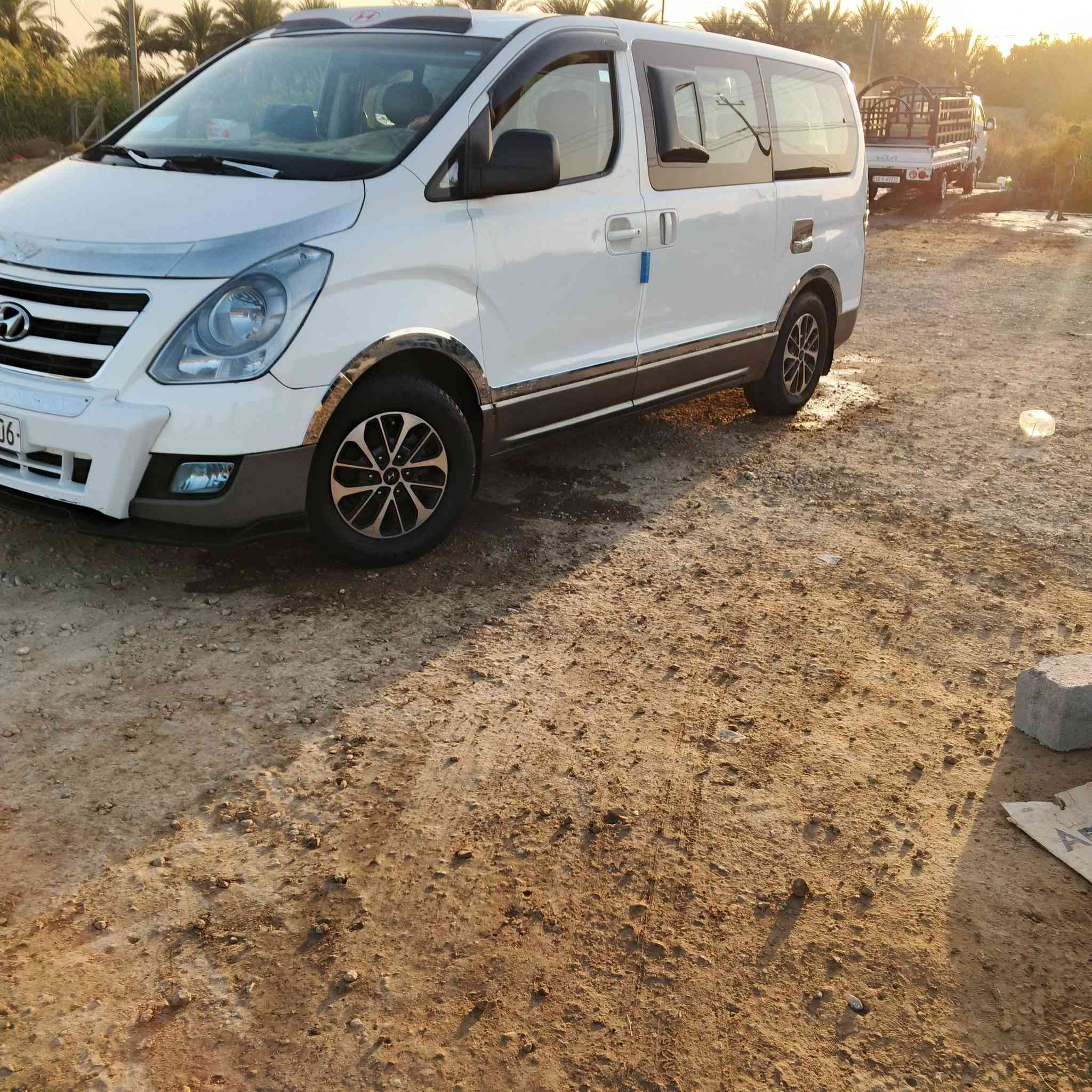 17  مفتوح محور مسكر سبلاين 12.  تحوريته كصه كامله.   مكفوله ماعده بارد قليل.  بالباب كد شبر والباقي كفاله باسمي رقم بغداد   مصفره وجاهزه من كلشي   دوشمه تخم تاير تنته مغلفه   مكاني ديوانيه  رايده ب220 وبيه مجال
***********
