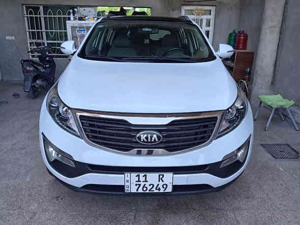 السلام عليكم 
كيا سبورتج موديل 2014 خليجي 
مكينة 2400 دوش على وضع الشركة هية والكير
صدر 70/100 رقم بغداد انكليزي بسمي 
بنوراما طكتين 
بصمة تشغيل وابواب 
ثلاجة جكمجة 
داخل جلد رصاصي 
تبريد بيانو منفصل مناخين 
مكاني البياع حي الموصلات 
السعر 150 وبيها مجال
***********
