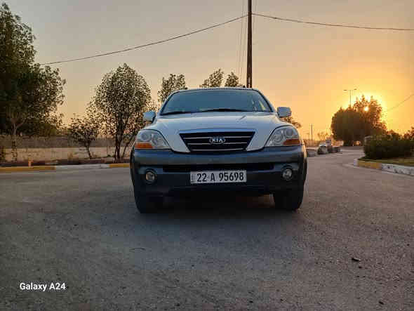 سورنتو  البيع  بدون صبغ مكينه ٣٥٠ سياره  جديده كل نقص مابيه موديل 2004  سعر 85 مكان سياره بغداد هاتف ***********
