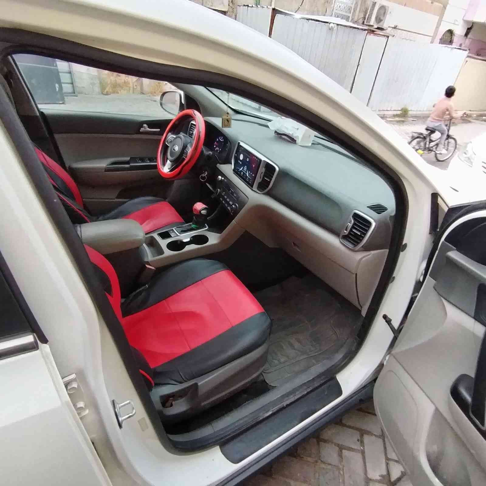 السلام عليكم
كيا سبورتاج مديل 2017 وارد امريكي مكينه 2000 GDI

رقم سليمانيه انكليزي 

مواصفات نص فول 

شاشة كبيره 

كامره خلفية 

قطعتين تبريد

هواي بيها مواصفات

حادثها داخل سونارها موجود 

السياره ستعمال شخصي وخير من الله 

السعر 155وبيها مجال بسيط 

ماشية 111الف 

***********الاستفسار 

مكان بغداد
