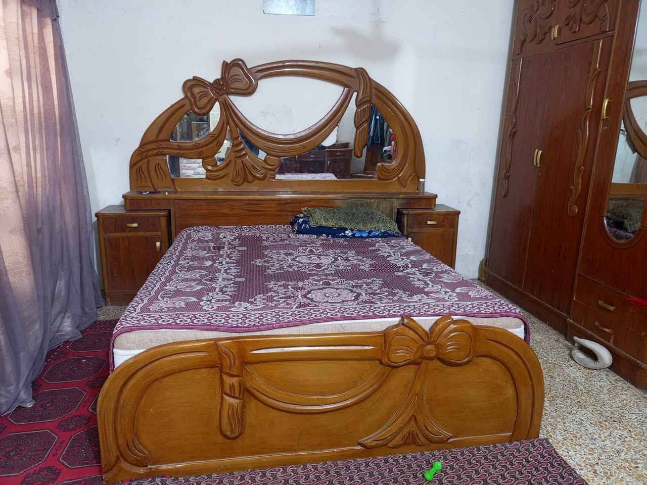 السلام عليكم غرفه للبيع صاج مو سوكي ٥٠٠وبيها مجال ***********
