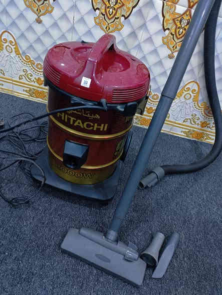 مكنسة كهربائية جديدة مستعملة قليل جدا للبيع
هيتاشي الاصلية 18L/2000W
هي وكارتونها 
السعر ب100
***********
