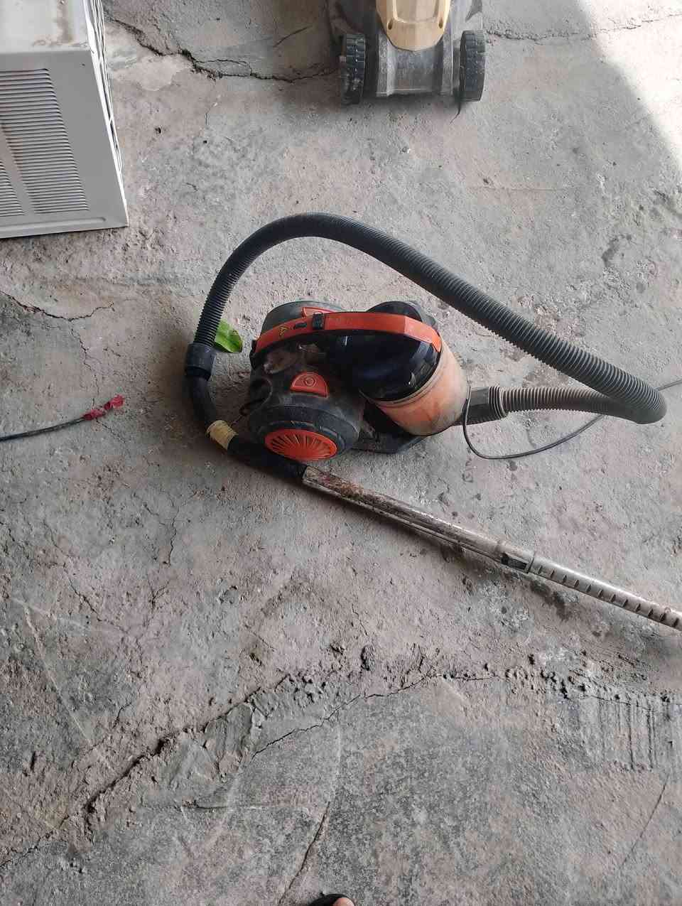 للبيع ماكينة ثيل مع مكنسه تنظيف
مكان شط 
*********** واتساب 
***********
