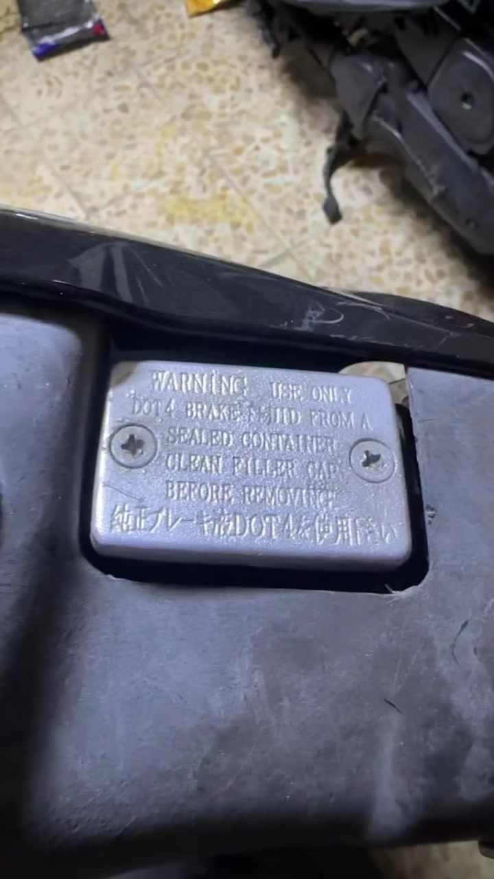 عدله مزوده خارج مكفوله كل التزويد كدامكم بيه براغي 
مكاني بغداد تقاطع الدرويش 

0771 185 5202
اتصال
