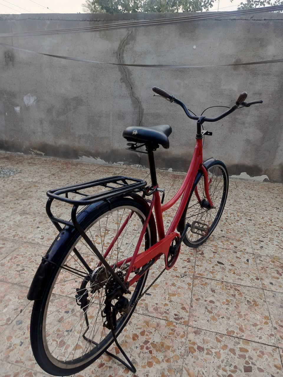 السلام عليكم بايسكل للبيع ياباني موديل 16
بريك خلفي جديد 

سيم ويل خلفي جديد

زنجيل جديد

مكينة جديدة

سرج (كشن) جديد 

مداكر جدد بس عادي مو اصلي 

مولد شغالة شرط الفحص 

عنوان البصرة قضاء الهارثة 

تواصل واتساب ***********
