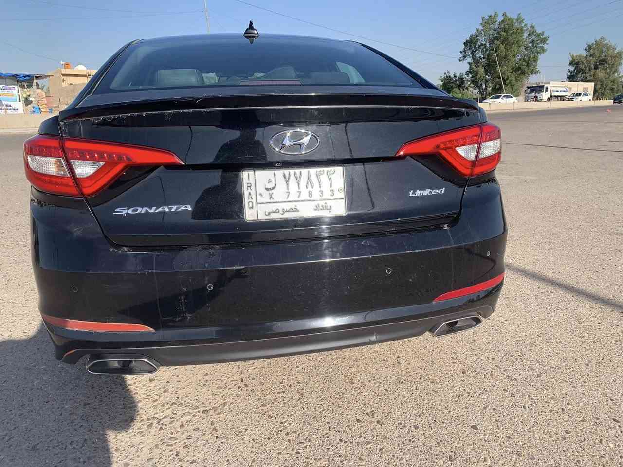 سلام عليكم 
سونتا ٢٠١٦. Limited Sport
فول موصفات 
ماشيه ٩٠ الف ميل. 
كير مكينه بلاد ما ملعب بيهن مكفولات  حته نوزلات  ما مفتوحات ومنضفات لان سياره بس سوبر اديرلها  
 حادثها امريكا. جاملغ خلفي. 
وكلير صندوك فقط كلير مكفول من تبديل وصبغ 
بالعراق دعمها ابو دراجه  وبدلت دعاميه اماميه. وطك ايرباك لستيرن ولكشن.   بدون دواخل حته راديترات ولبدنه كفاله تبريد. مال مريكا لحد ما ملعبوب بي بس دعاميه بدلت. ولايتات شديت مال خليجي لان جماليه اكثر 
واكو شخوط بسيطه بالباب الخلفي بسبب الناس المتخاف الله.   
سعرها ١١٤وبيها مجال بسيط.  
بالمناسبه سياره اني مستوردها   من امريكا ع ايد وحده لحد لان
***********.  اخوان. اي ستفسار تصلو. لان ما متواجد ع نت واعتذر. من جماعه المراوس. 
وعتذر من جماعه القسط. والله يرزقكم بالسياره لتعجبكم بجاه الحبيب محمد
