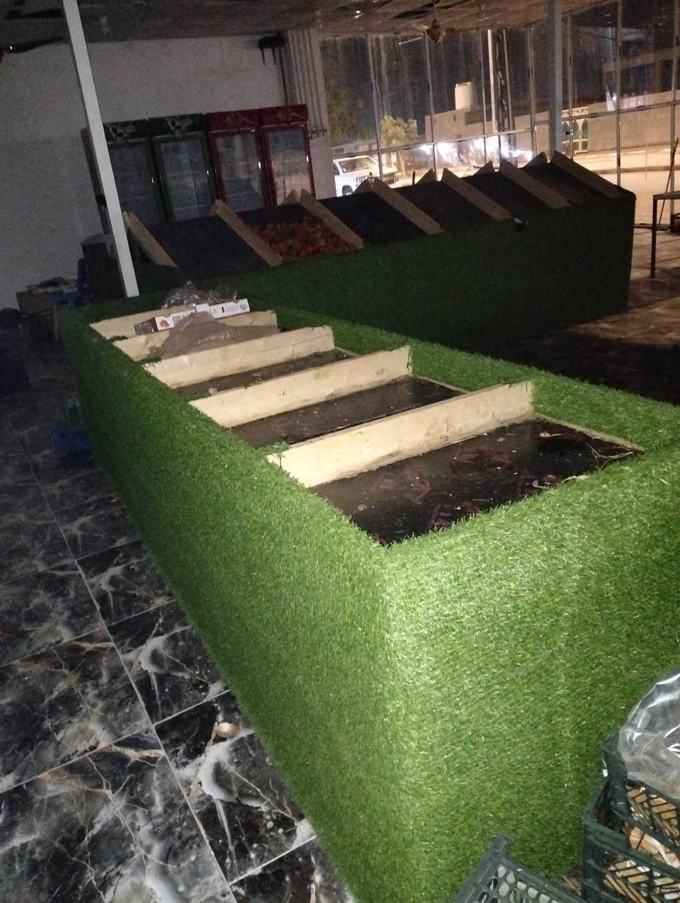 السلام عليكم موجود رفوف كاملة وجاهزة 40 متر للبيع تفصال جديد
***********
