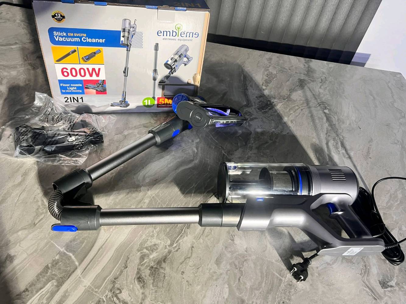 المكنسة اللي تحتاجها كل ست بيت… الآن متوفرة من براند امبليوم ✨
🧹 مكنسة كهربائية عمودية 2×1 قابلة للطي
عملية، قوية، وتختصر عليك وقت التنظيف بكل سهولة.
⚡ قدرة حقيقية 600 واط لتنظيف سريع وفعّال لكل أرجاء البيت.
المميزات: ✔️ استخدام يدوي أو عمودي حسب الحاجة
✔️ مناسبة لـ الأرضيات، السجاد، والزوايا الضيقة
✔️ خفيفة الوزن وسهلة الحمل والتنقل
✔️ حاوية غبار شفافة قابلة للفك والتنظيف بسهولة
✔️ رأس تنظيف عملي مع إضاءة للوصول للأماكن المخفية
✔️ تصميم قابل للطي لتخزين أسهل وتوفير مساحة
📦 ضمان سنة كاملة
🚚 توصيل متوفر إلى جميع المحافظات
📩 للحجز والاستفسار مراسلة الصفحة على الخاص
او واتساب ***********