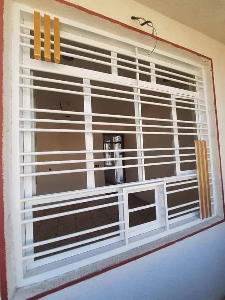 صبغ وتنضيف بيبان وشبابيك درجه اولى بسعار مناسبة الاتصال عل رقم *********** أو مراسلتي خاص وتدللون 🌷
