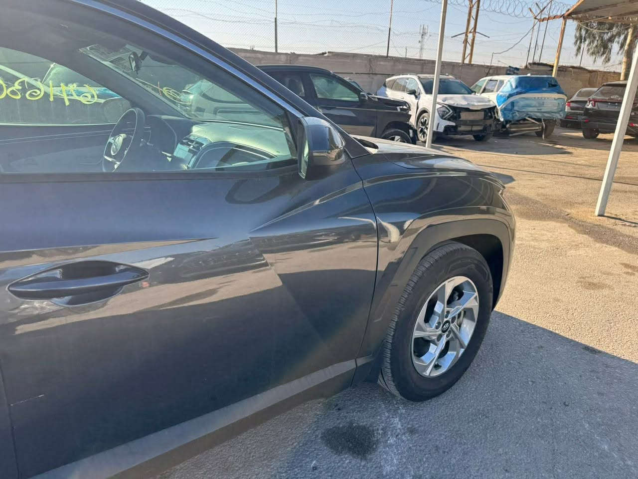 Hyundai Tucson 2023 – الجيل الرابع
رقم بصرة – عداد 64 ألف كم

المحرك: 2.5 لتر – 4 سلندر
قير: أوتوماتيك 8 سرعات – دفع أمامي

المواصفات:
شاشة – كاميرا خلفية – بلوتوث – تحكم دركسون – مكيف بارد

الحالة:
قطعة واحدة فقط تبديل (الباب الخلفي) نفس اللون
باقي البدي كفالة
الشاصي أصلي بدون ضرب أو سحب

💰 السعر: 17,800 دولار قابل للتفاوض للجاد

📍 البصرة
📞 0770-3290-786
