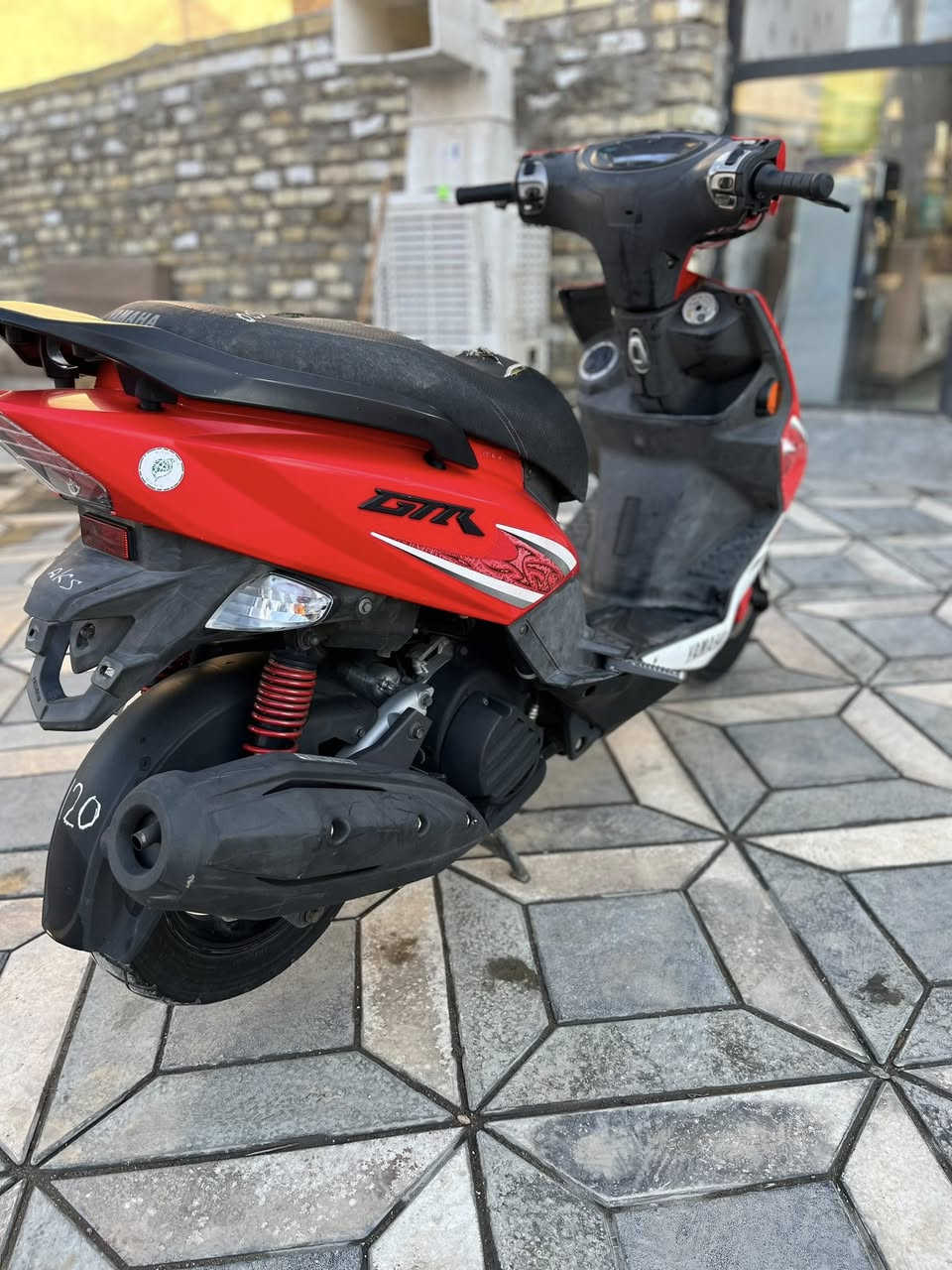 السلام عليكم دراجة GTR ثعلب للبيع الدراجة طالعة 11/7 من الرمبة الدراجة اجدد من الجديدة الدراجة اذا ممدودة عليها سبانة تاخذها بلاش مكفولة من الطول للطول اوراق وياها لون مميز احمر السعر مليون و300 وبيها مجال كلش قليل مكاني بغداد الحرية دور نواب الظباط قرب الضريبة للاتصال ***********
