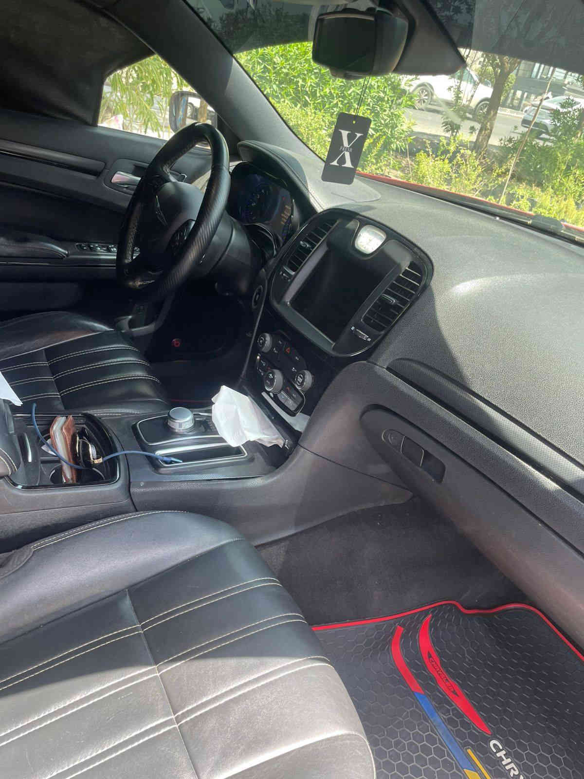 اوباما ادوات ادوات كصه جنطه موديل 18 اصل متومه سياره فول للاخير بونوراما تشغيل عن بعد رادار امامي وخلفي تخم تاير وباتري وصدر جديد قبل شهر ونص شادهن مكينه بجيس 3600 منضومه زنون مسجل دمام مكان السياره بغداد بيع فقط 85 وبيها مجال *********** بغداد
