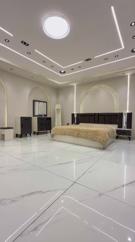 *5قطع*
*معمل اصلي دافنس*

*نفس الصور والفديو طبق الاصل*

*سرير مخزن* 

*اناره بالكومديات*

ملاحظة الشد مع التوصيل

الغرفه جديده 
اسعار مناسبه جدن

التواصل وتساب ***********
